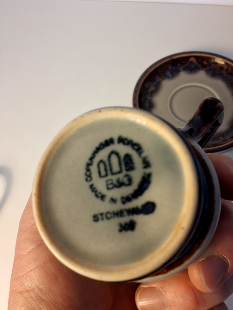 B&G - Stentøjs-kop og underkop